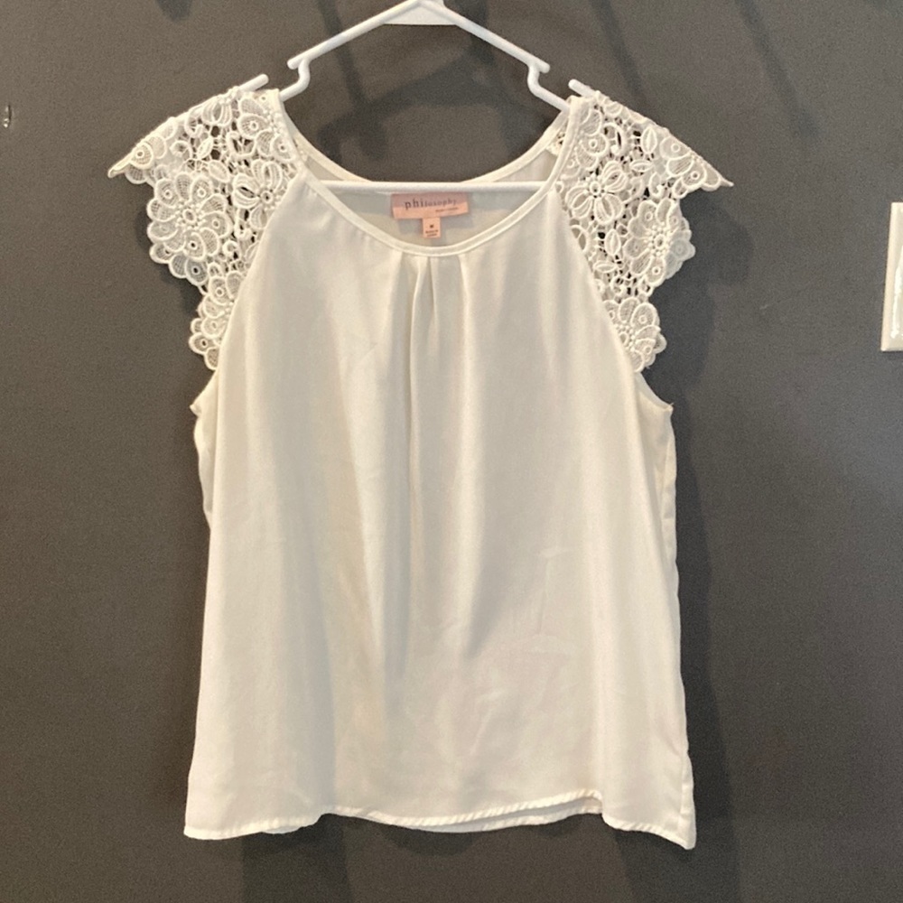 Philosophy size medium white pretty lace detailed sleeves great condition blouse
